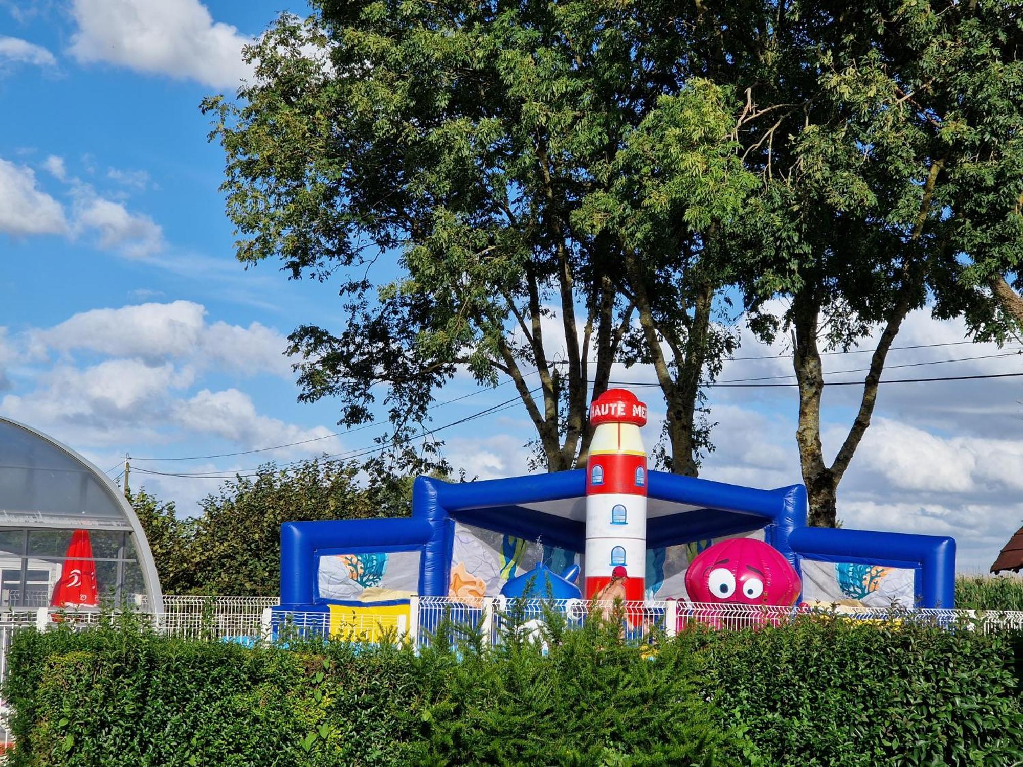 Camping Le Clos De Balleroy Dış mekan fotoğraf
