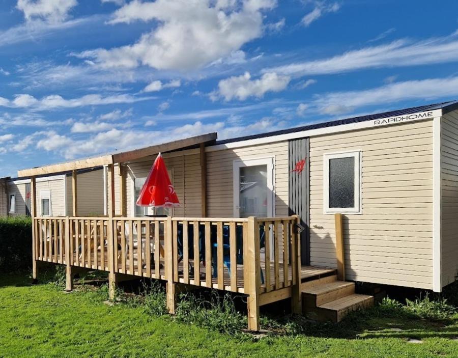 Camping Le Clos De Balleroy Oda fotoğraf