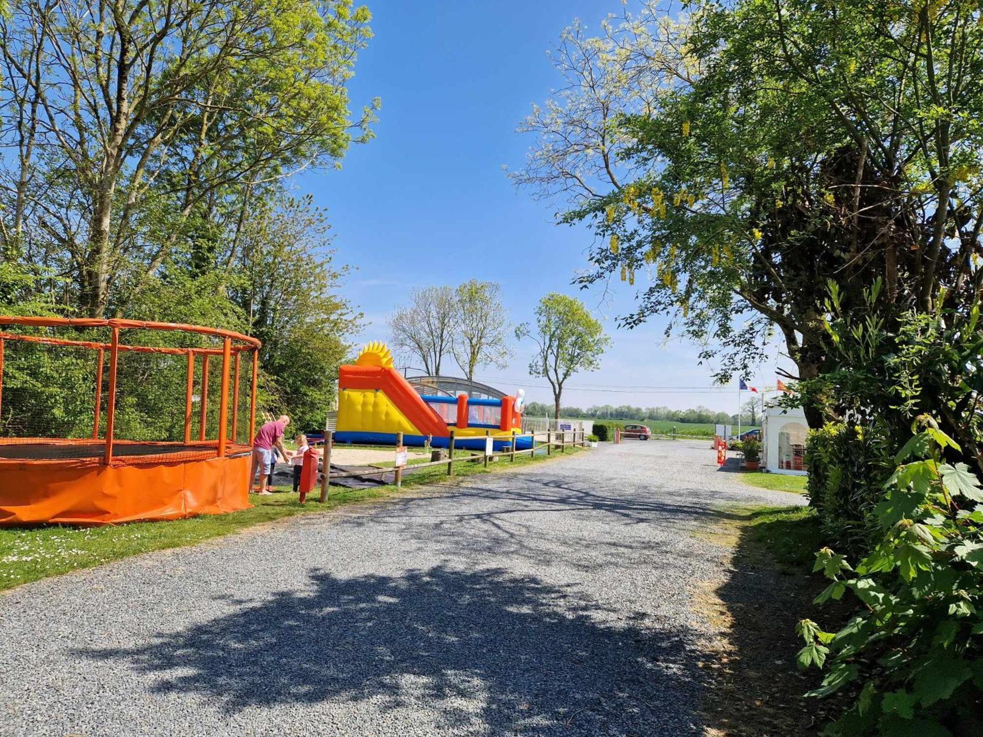 Camping Le Clos De Balleroy Dış mekan fotoğraf