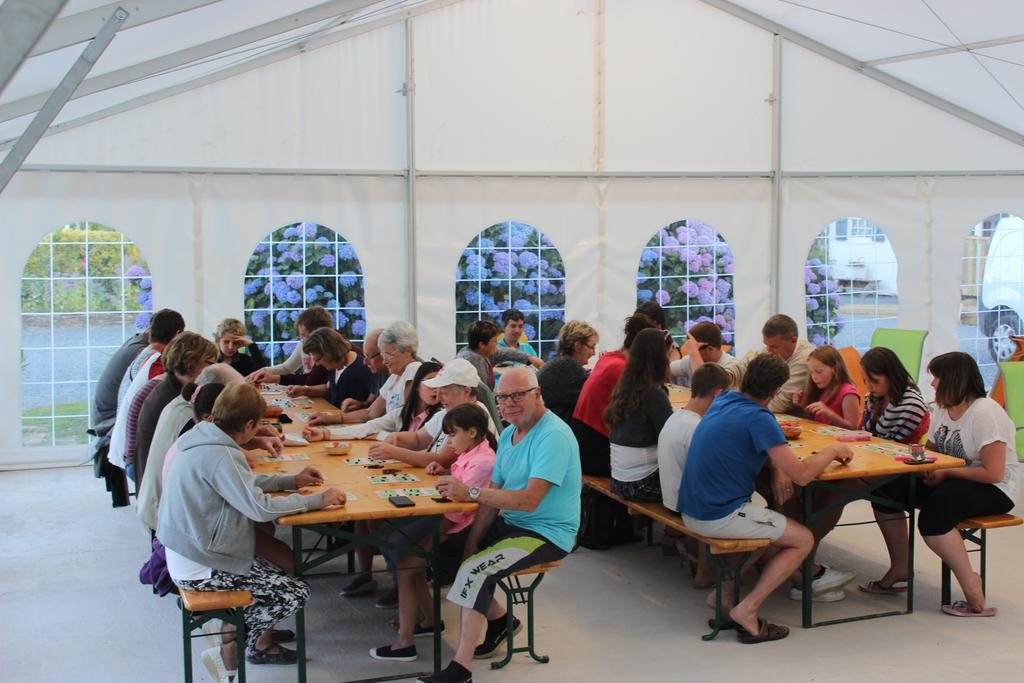 Camping Le Clos De Balleroy Dış mekan fotoğraf